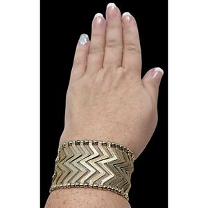 Vintage Gold Toned Chevron Stretch Bracelet
